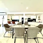 Sunset Beach Villa 30M To Beach 4Br