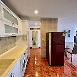 Stylish 1Br Sea-View Condo - 2 Balconies - View Talay 1 Jomtien