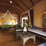 Exclusive Balinese Pool In * Pattaya