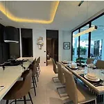 5-bed Luxury Pooljacuzzi 5 Min To Walkingst *