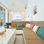 Downtown Oasis 芭提雅市中心独栋泳池别墅 B 5卧6卫 Ktv Bbq 芭提雅海滩步行街500m วิลล่า *