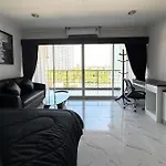 Spacious With Balcony - Tw Platinum Suites, Jomtien Holiday home *