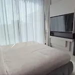 5-bed Luxury Pooljacuzzi 5 Min To Walkingst วิลล่า