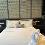 Inara In The Center Of Pattaya-4 Bedrooms 5 Bathrooms-billiards Table And Swimming Pool For A Relaxing Pattaya