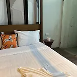 Inara In The Center Of Pattaya-4 Bedrooms 5 Bathrooms-billiards Table And Swimming Pool For A Relaxing
