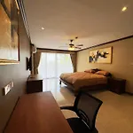 Spacious 2br Corner - Garden View Balcony - Royal Hill Pattaya