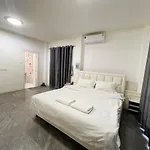 H2 Beach, Near The Terminal Building, Chinese Street, Fengyue Street, Five Bedrooms, Six Bathrooms, Single Pool Villa, Ktv, Pool Table, Convenient Transportation วิลล่า *