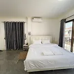 H2 Beach, Near The Terminal Building, Chinese Street, Fengyue Street, Five Bedrooms, Six Bathrooms, Single Pool Villa, Ktv, Pool Table, Convenient Transportation * Pattaya
