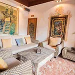 Exclusive Balinese Pool In *