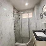 วิลล่า H2 Beach, Near The Terminal Building, Chinese Street, Fengyue Street, Five Bedrooms, Six Bathrooms, Single Pool Villa, Ktv, Pool Table, Convenient Transportation Pattaya