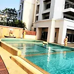 Spacious With Balcony - Tw Platinum Suites, Jomtien Holiday home