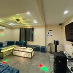 วิลล่า H2 Beach, Near The Terminal Building, Chinese Street, Fengyue Street, Five Bedrooms, Six Bathrooms, Single Pool Villa, Ktv, Pool Table, Convenient Transportation *
