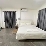 H2 Beach, Near The Terminal Building, Chinese Street, Fengyue Street, Five Bedrooms, Six Bathrooms, Single Pool Villa, Ktv, Pool Table, Convenient Transportation