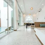 Villa Downtown Oasis 芭提雅市中心独栋泳池别墅 B 5卧6卫 Ktv Bbq 芭提雅海滩步行街500m