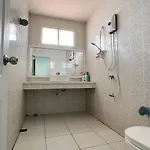 H2 Beach, Near The Terminal Building, Chinese Street, Fengyue Street, Five Bedrooms, Six Bathrooms, Single Pool Villa, Ktv, Pool Table, Convenient Transportation Pattaya