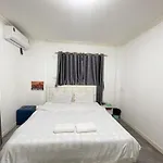 H2 Beach, Near The Terminal Building, Chinese Street, Fengyue Street, Five Bedrooms, Six Bathrooms, Single Pool Villa, Ktv, Pool Table, Convenient Transportation วิลล่า Pattaya