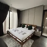 วิลล่า Inara In The Center Of Pattaya-4 Bedrooms 5 Bathrooms-billiards Table And Swimming Pool For A Relaxing Pattaya