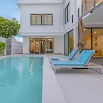 Luxury 6b Lagoon With Swimming Pool
