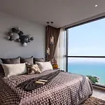 Luxury 2 Bed Sea View - Excellent Location * Pattaya