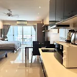 Sea View Studio With Large Balcony At View Talay 5D