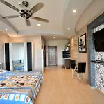 Sea-view With Large Balcony - Bright And Spacious อพาร์ทเม้น *