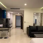 อพาร์ทเม้น New! Pool Access 50sqm & Grand Avenue & *