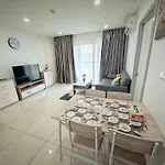 Modern 2br Rooftop Swimming Pool Pratumnak *