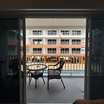 Pool-View Studio With Balcony - New Nordic Vip 4, Pratumnak