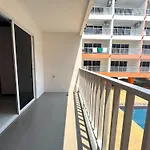 Comfortable Pool-View Studio With Balcony - Pratumnak, Pattaya