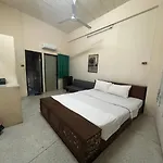 Room 102 In Wanna Apt