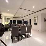 Family Suite 3-Br #Vn Residence 2, Pratumnak - Pattaya
