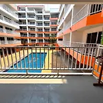 Comfortable Pool-view With Balcony - Pratumnak, Pattaya