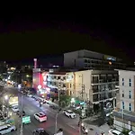 1br In Center Apartment *