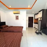 Comfortable Pool-view With Balcony - Pratumnak,