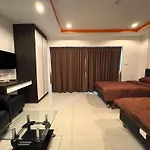 Pool-view With Balcony - New Nordic Vip 4, Pratumnak อพาร์ทเม้น Pattaya