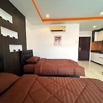 Pool-view With Balcony - New Nordic Vip 4, Pratumnak *