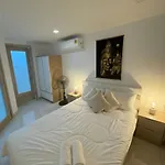 Laguna Bay 2 - One Bedroom New Pratumnak อพาร์ทเม้น Pattaya