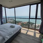 2 Bed Luxury - Front อพาร์ทเม้น