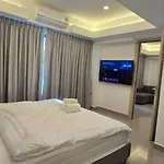 1br In Center Apartment