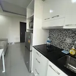Cozy With Swimming Pool, Gym, Sauna, Great Location, Near Beach, Easy Transport - Guest Friendly อพาร์ทเม้น Pattaya