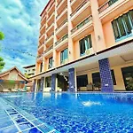 Pattaya Poolside Hotel Near Terminal 21 & Bus Station