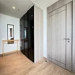 Apartment Luxury 2 Bed Sea View - Excellent Location *
