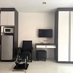 อพาร์ทเม้น Pool-view With Balcony - New Nordic Vip 4, Pratumnak