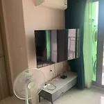 E01 Arcadia Boutique 2-bedroom Apartment, Big Tv, Netflix, Washer & Dryer