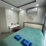 Cozy With Swimming Pool, Gym, Sauna, Great Location, Near Beach, Easy Transport - Guest Friendly อพาร์ทเม้น *