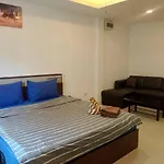 Aura House อพาร์ทเม้น *