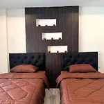 Comfortable Pool-view With Balcony - Pratumnak, อพาร์ทเม้น Pattaya