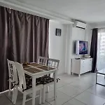 อพาร์ทเม้น Cozy One Bedroom In Pratumnak Pattaya