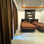 Comfortable Pool-view With Balcony - Pratumnak, อพาร์ทเม้น *