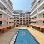 Comfortable Pool-view With Balcony - Pratumnak, * Pattaya